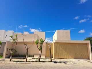 Casa en venta en Merida,Yucatan en Xcanatun en Privada