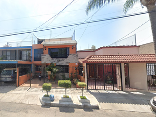 Casa en Venta en Remate, Jardines del Rosario Guadalajara