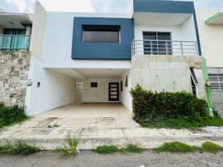 Casa en venta en Veracruz con 4 Recamaras,  Fracc. Lomas del Sol