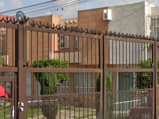 CASA EN VENTA A INCREIBLE PRECIO EN FRACCIONAMIENTO