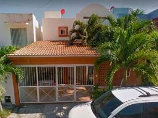 Vendo Casa con 3 Recamaras en Cancún Quintana Roo. fjma17