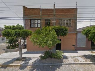 Casa en venta con gran plusvalía de remate dentro de Lomas de Casa Blanca, Santiago de Querétaro, Qro., México