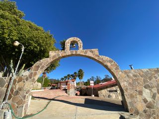 Hacienda Comercial   en  el corazón del  Valle de Guadalupe