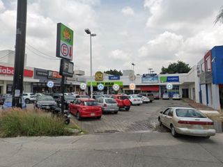 PLAZA COMERCIAL EN VENTA EN LAS AGUILAS, ZAPOPAN