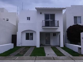 CASA EN RENTA LA QUERENCIA AL NORTE DE AGS