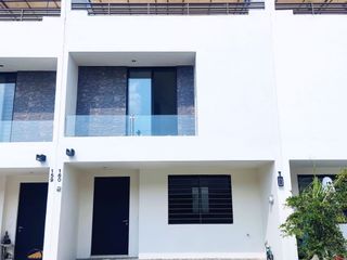 Casa en Renta en Arboreto Residencial