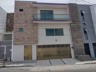 Casa en venta en colonia Lomas del Mar, Boca del Río, Veracruz a 2 cuadras de Via Muerta