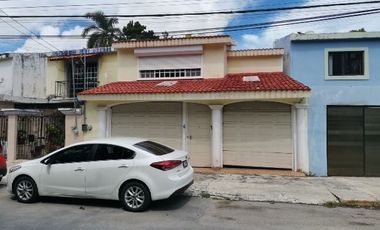 VENDO CASA CENTRICA CON ALBERCA PROPIA, IDEAL PARA RENTA VACACIONAL O VIVIRLA