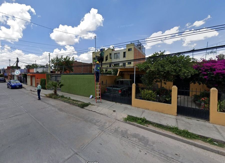 MAF CASA EN VENTA DE REMATE BANCARIO UBICADA EN SAN MARTIN, COLONIA