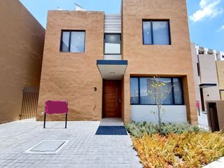 CASA EN VENTA EN ZIBATA CON OPCION A 4TA HABITACION EN PLANTA BAJA