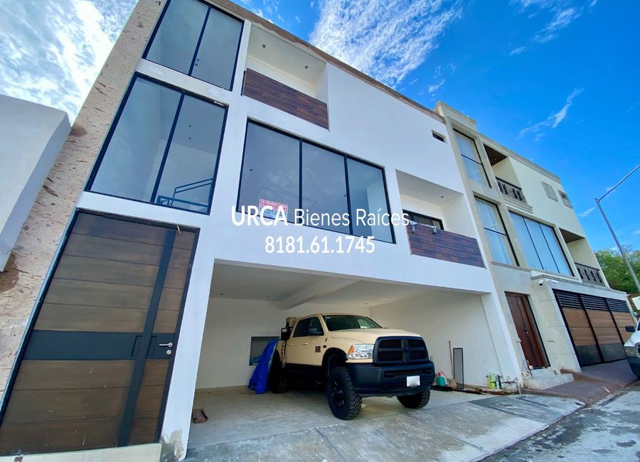 Casa en Venta en Cumbres de Santiago, Nuevo León