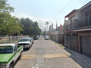 Casa de Recuperación Bancaria en Prudencia Grifel, La Joya, 76180 Santiago de Querétaro, Qro., México.