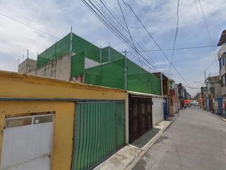 Casa en Col. Gabriel Ramos Millán, Iztacalco, Ciudad de México., ¡Compra directa con el Banco, no se aceptan créditos!