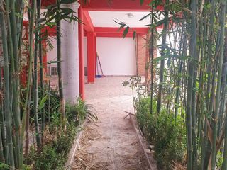 RENTA DE HERMOSA CASA CON JARDIN EN FRACC. PRIVADAS DE LA HACIENDA -  ZINACANTEPEC