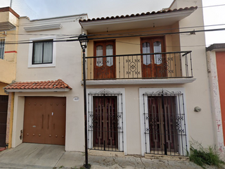 PRECIOSA CASA CON BALCÓN EN OAXACA DE JUÁREZ