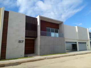 Casa en Venta en Veracruz con 4 Hab Fracc. Palmas de Medellín.