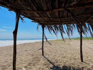 Terreno con frente en playa en Lagunas de Chacahua muy cerca de Puerto Escondido Oaxaca