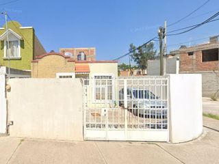 Recuperación Bancaria, casa de una planta en Los Manantiales, León, Gto.