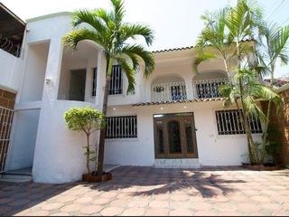 EN VENTA CASA EN FRACCIONAMIENTO RESIDENCIAL CERRADO EN JARDINES DE SATELITE