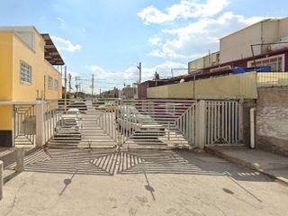 Casa en venta en Privada Otoño, Ecatepec. Precio de remate!