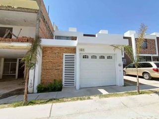 AL SUR CASA EN VENTA AGUASCALIENTES