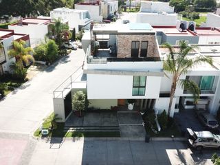 Casa 4 recamaras Bosques Cedros Zona Santa Anita $6,250,000