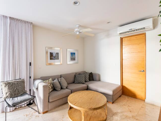 Moderno  en el centro de Playa del Carmen cerca de la playa y la quinta avenida