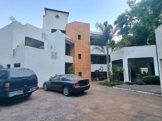 Venta Casa en Bosque de las Lomas, Preciosa con Gran Jardín