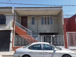 Venta de propiedad en el Morelos con dos departamentos listos para rentarse