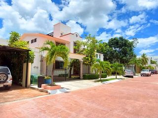 Hermosa casa en Supermanzana 12 Cancún: estilo mexicano contemporáneo, alberca y terraza