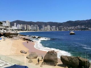 Departamento de 4 recámaras y terraza con vista al mar Acapulco