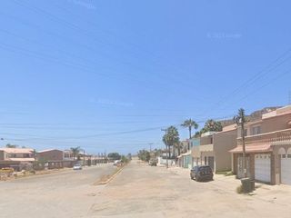 Aproveche Gran Oportunidad de Remate Bancario en calle Hierro, Vista Hermosa, Ensenada, Baja California