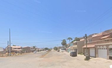 Oportunidad de Remate Bancario en calle Hierro, Vista Hermosa, Ensenada, Baja California