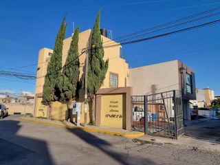 Casa de 3 Recamaras y 2 Locales Sobre Calle Principal Al Sur de Pachuca Hidalgo