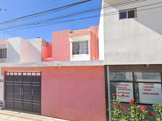 Casa En Venta En Arboledas Jacarandas, San Luis Potosí, Precio De Remate!