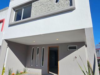 Casa Nueva en venta con Roof garden en Altavista Residencial