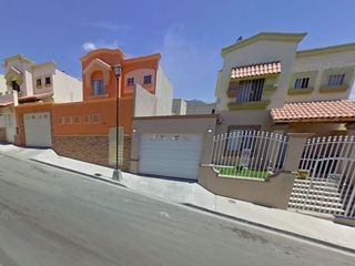 HERMOSA CASA EN REMATE EN LA ADOLFO RUIZ CORTINEZ ENSENADA BC en $707,120 PESOS