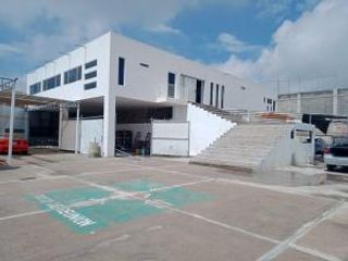 TERRENO CON OFICINAS EN RENTA  EN ESCALERILLAS