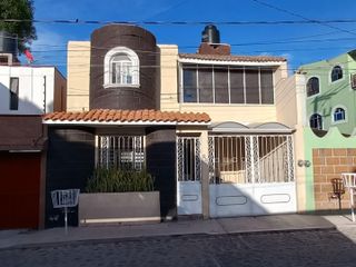 Venta de casa de 3 recamaras y 2.5 baños ubicadisima en San Juan del Rio, Querétaro
