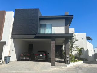 Casa en Venta, Fracc. La Joya (Carr Nac)