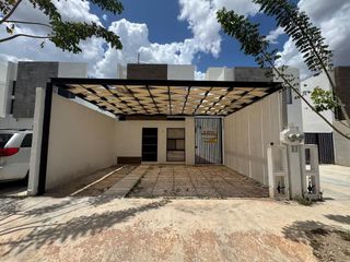 CASA AMUEBLADA CON AMENIDADES EN ESMERALDA RESIDENCIAL