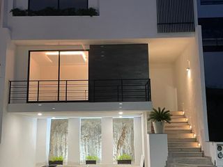 Hermosa casa minimalista en venta en Alttus, Lago Esmeralda, Atizapán de Zaragoza, Estado de México