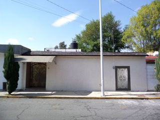 Casa residencial en venta Fraccionamiento Bosques de Atoyac, Puebla.