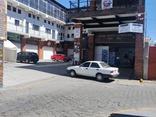 OFICINA AMUEBLADA PARA 2 PERSONAS PLAZA COMERCIAL ABIERTA 24/7 VIGILANCIA