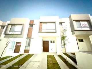 Casa en renta Condominio en Zakia 3 recàmaras terraza jardìn vigilancia 24hrs VMS-24-2991