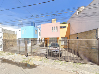 Casa en Recuperación Bancaria por Bugambilias Puebla - AC93