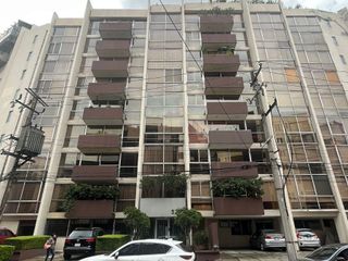 Lomas de Chapultepec, Se renta departamento de 3 recamaras y balcón