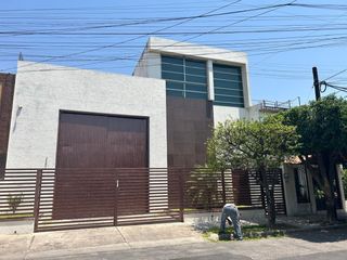 Departamento 3 recámaras jardines de la cruz Guadalajara 160m2 en $15,000
