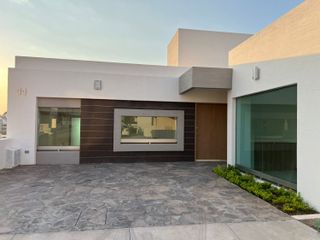 Casa nueva en venta DE UNA PLANTA Cañadas del Bosque Tres Marías, por zona de hospitales