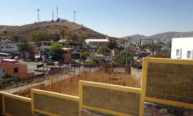 VIVIENDA EN VENTA MARFIL GUANAJUATO-RODEADA DE CENTROS COMERCIALES -ZONA DE OFICINAS